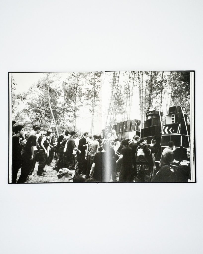 neveralone-book-pic-18_002_web